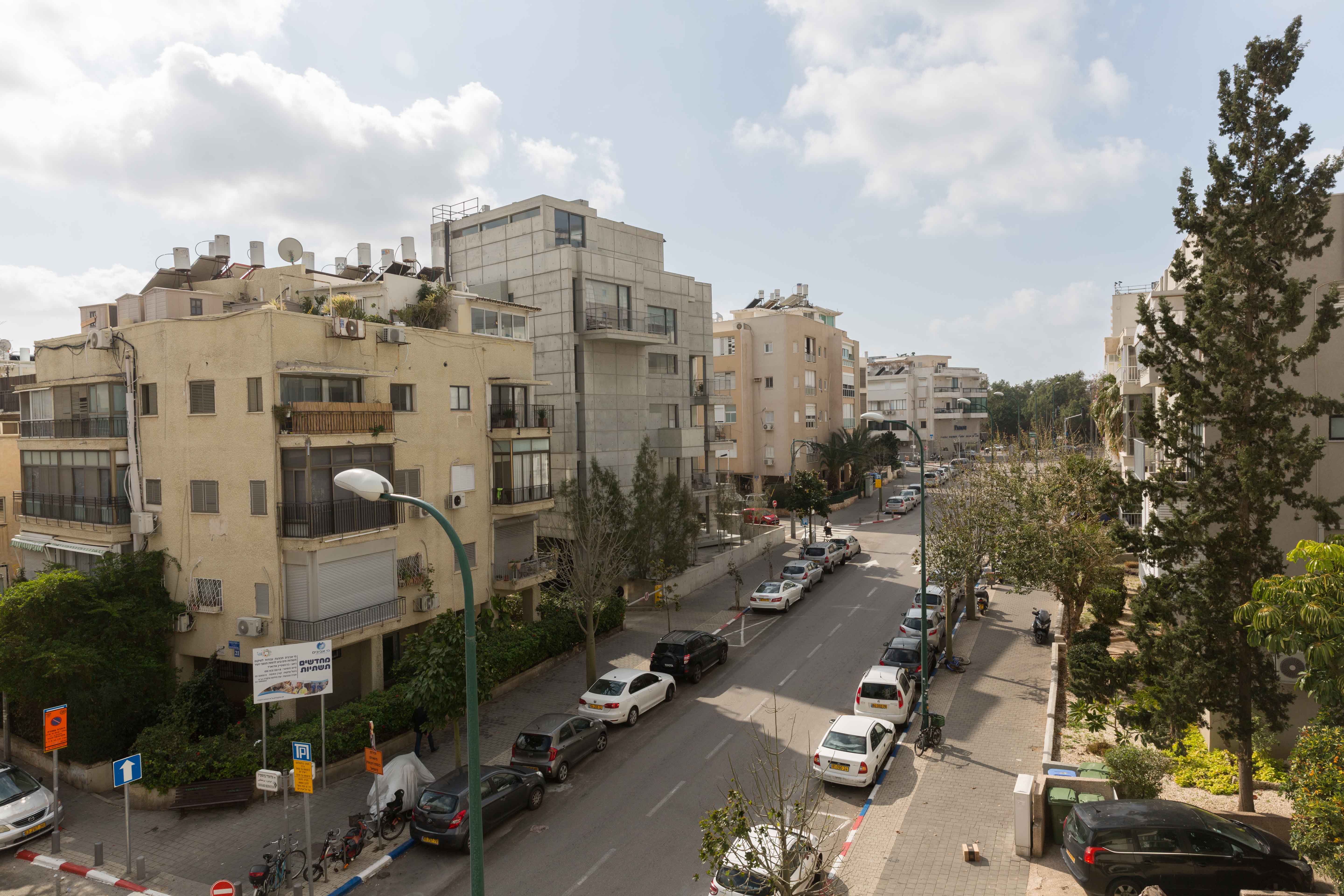 Read more about the article תל אביב – ארלוזרוב 9 – מרחק 4 בניינים מהים